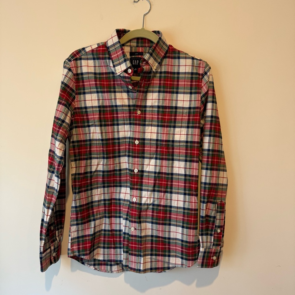 GAP Men's Festive Plaid Button-Down Shirt
